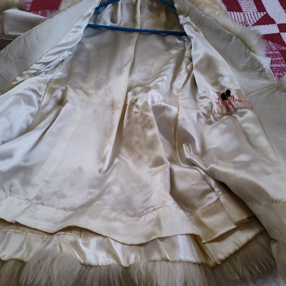 Beautiful 1970’s Lilli Ann Lambskin Penny Lane Princess Coat - Picture 3 of 9